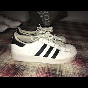 Adidas superstars